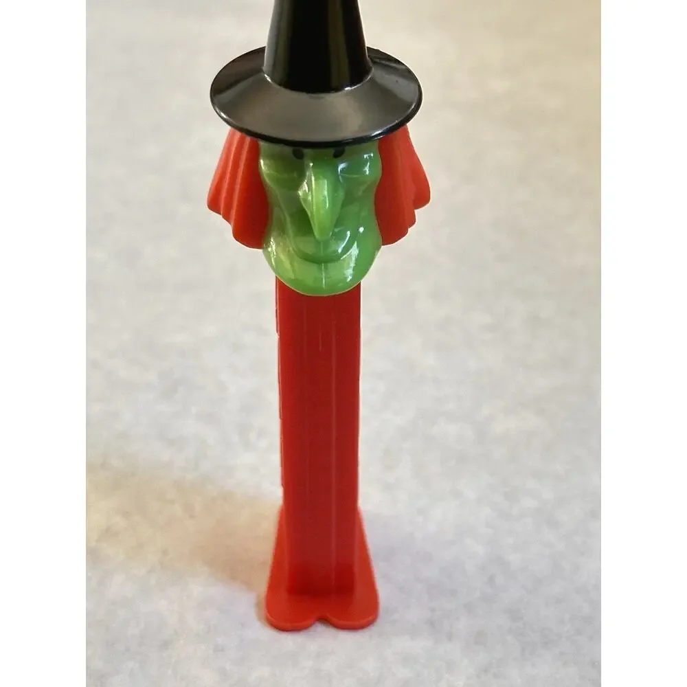 D22 Vintage Pez 1990’s Witch 4.9 Slovenia With Feet Preowned
